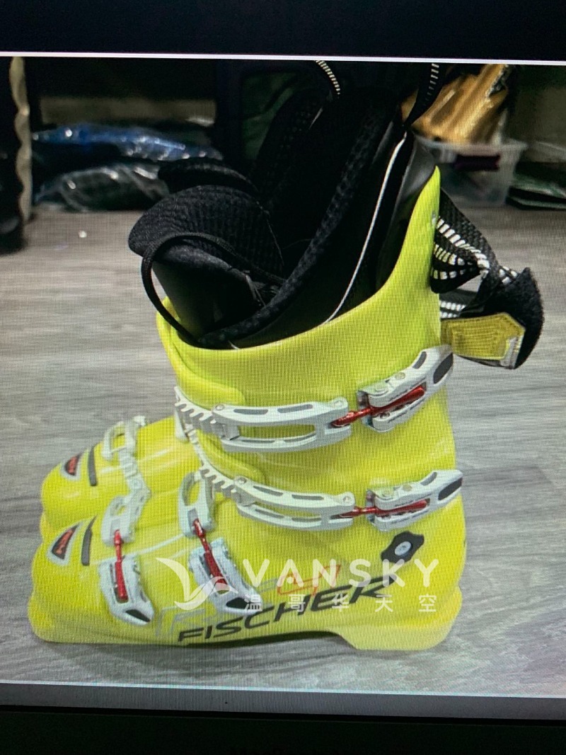 221114204901_08 Ski boots-2.jpeg